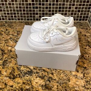 Nike force 1 all white size 6c